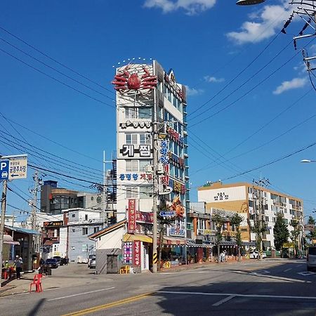 Lighthouse Beach Motel Sokcho Buitenkant foto