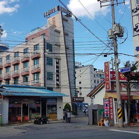 Lighthouse Beach Motel Sokcho Buitenkant foto